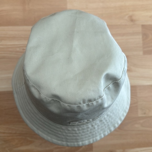 Burberry Bucket Hat (like new) - Picture 4 of 4